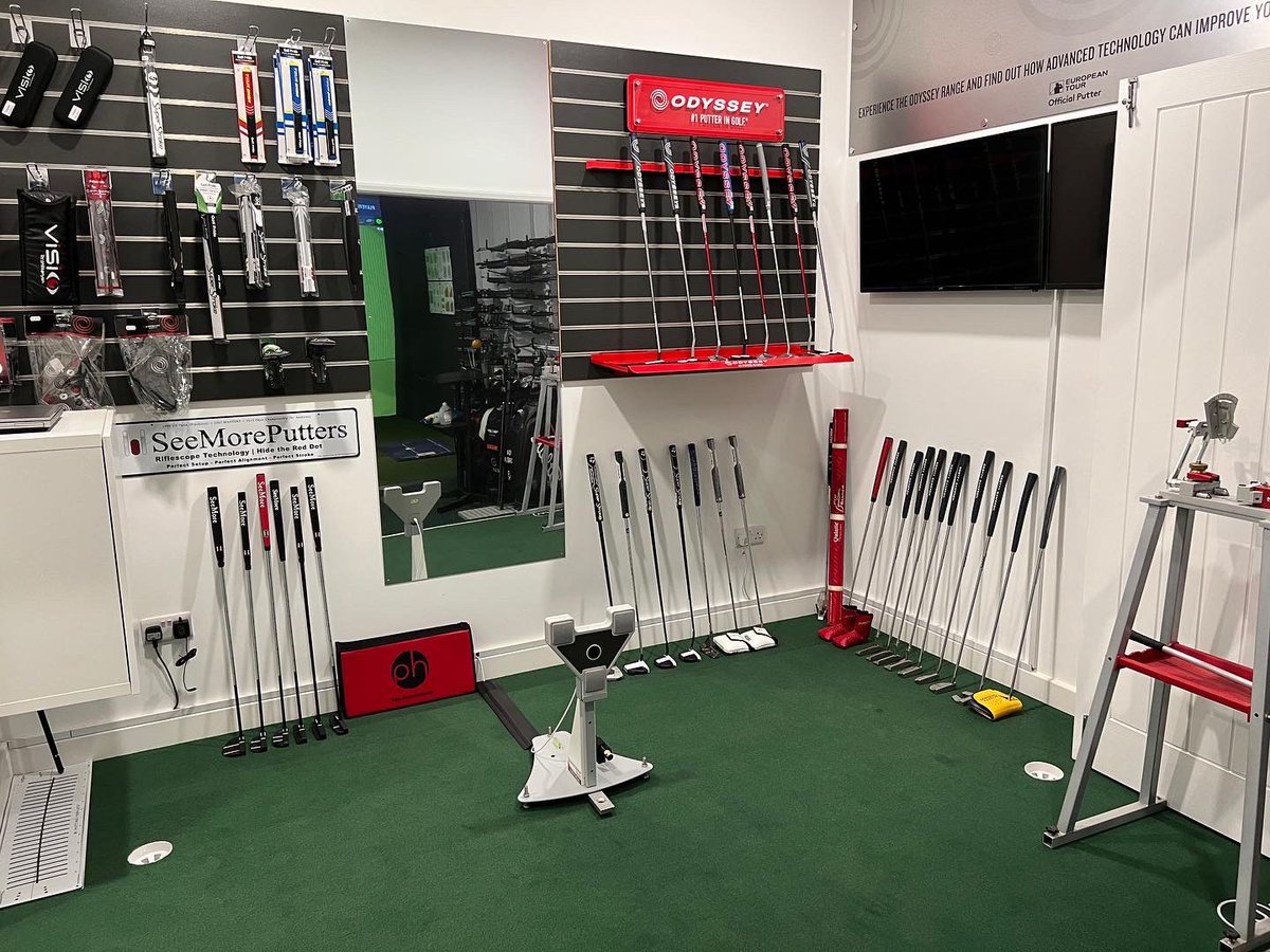 Our putting studio had it’s new flooring fitted today from <a href="/wellputtusa/">WellPutt Official</a> and we couldn’t be happier with it. All ready for another busy year of putting coaching and fitting. <a href="/Coachchambopga/">AdamChamberlain</a> <a href="/SamSharpe0707/">Sam Sharpe</a>