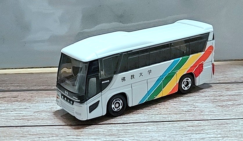 omotya_matsuri's tweet photo. HINO セレガ🚍️
佛教大学スクールバスです🚌
開学100周年モデルです🌟 https://t.co/DGhpYhiurQ
