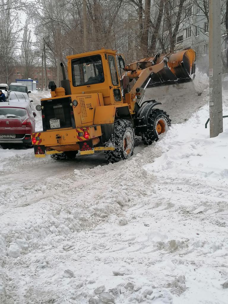 privo11's tweet photo. 18.01.2022г. ПЖРТ Промышленного района после обильного снегопада почистили внутриквартальный дороги по ул. Воронежской, 137;139;141;143; Московское шоссе, 165;167;169;171;173;Стара-Загора,114;116;118. https://t.co/dS2PG2sEub