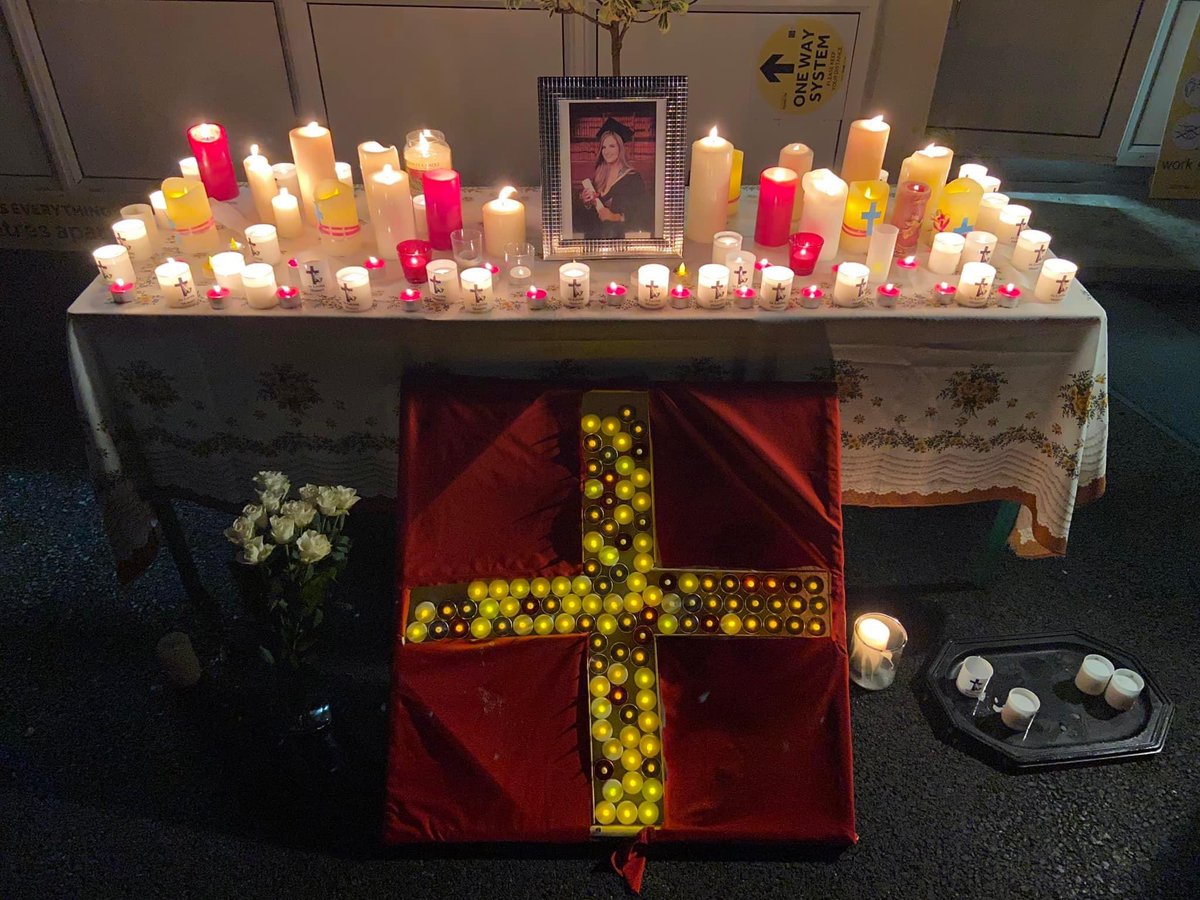 RobertTroyTD's tweet photo. Very solemn candle lit vigil in memory of Ashling Murphy at #EmperNS
Communities all over the world trying to come to terms with this senseless death- I pray Gods strength for her family, friends, colleagues, pupils & all who knew her in the weeks ahead
May her gentle soul RIP https://t.co/bmXGDdI58A
