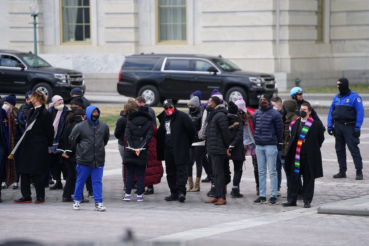 LetsUnpac's tweet photo. 29 young people and faith leaders on #HungerStrike4Democracy peacefully urging their Senators to pass the #FreedomToVote John Lewis Act were ARRESTED on the Capitol steps today.

Senators, inaction is not an option. We would rather risk arrest than see our democracy crumble. https://t.co/i2vHA30ObW