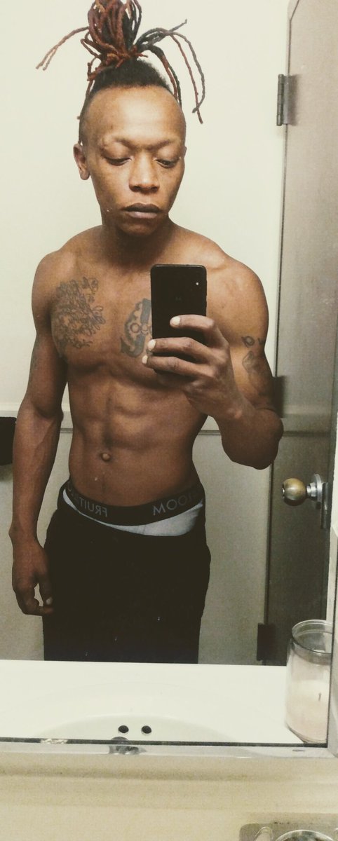 king_herion's tweet photo. These lite #workouts are #payingoff 😁 #Miami in #May 🍾🍾🍾

Check out my track #TalkToEm on #RapFame simply #clickthelink 

 https://t.co/6uNLkQ23if 

#LongIsland #Ny #SouthCarolina #Rapper #KingHerion #DadBod #LiveLifeFit #followme https://t.co/ZSxouQ7X48