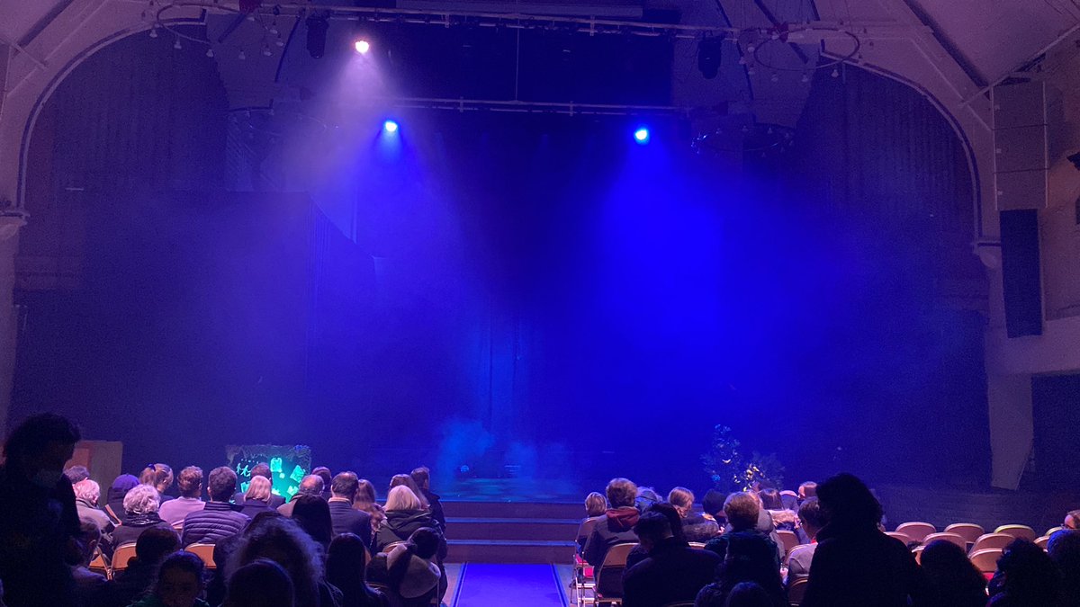 SDC_DH_Academic's tweet photo. Curtain’s up! How fantastic to see our @StDunsLowerSchl putting on our postponed performance of Edward from the incredible @StDunsDrama department. #SDCuriosity #DiscoverStDunstans https://t.co/dMjsSB0nfJ