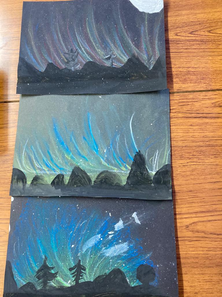 Room 15 were learning all about the Northern Lights and created their own amazing pieces of art. These are fantastic... well done. 💖💖💖