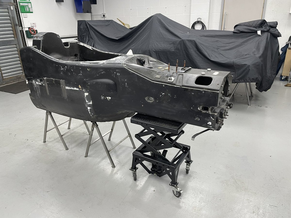 teamfox_racing's tweet photo. Dallara F307 we are rebuilding , the chassis will be off to the paint shop this week. https://t.co/tnPcsuLUch