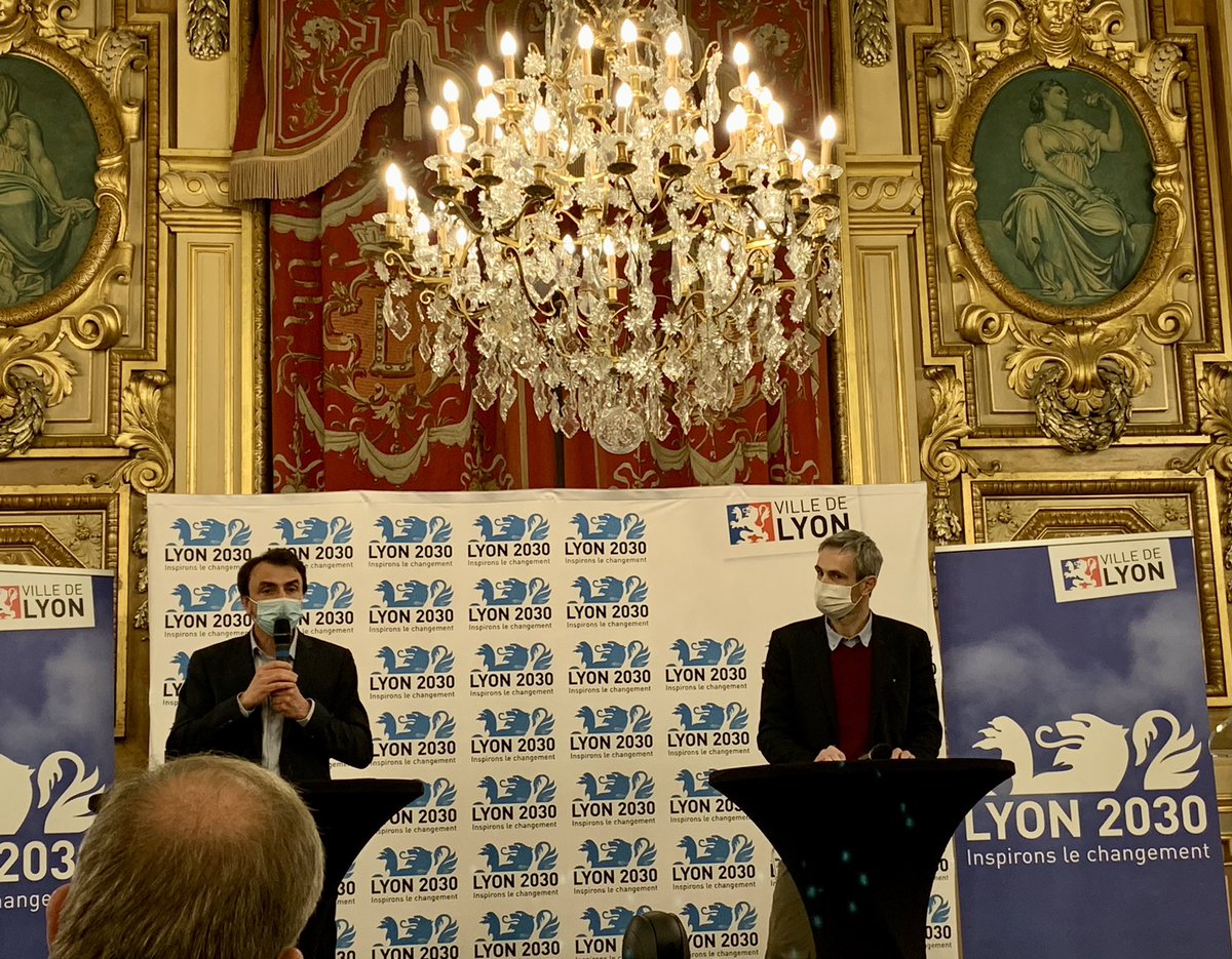 Ce soir autour du maire et élus de <a href="/villedelyon/">Ville de Lyon</a> et du <a href="/grandlyon/">Métropole de Lyon</a>, @klarrys engagé avec de nombreuses entreprises du territoire, pour construire la transition écologique et soutenir la candidature de la ville au futur réseau européen des 100 villes climatiquement neutres en 2030.