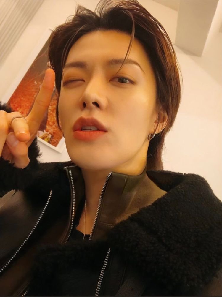 nayudaily's tweet photo. someone on pinterest took the text off of yuta’s instagram story updates… https://t.co/T8qVg54EYV