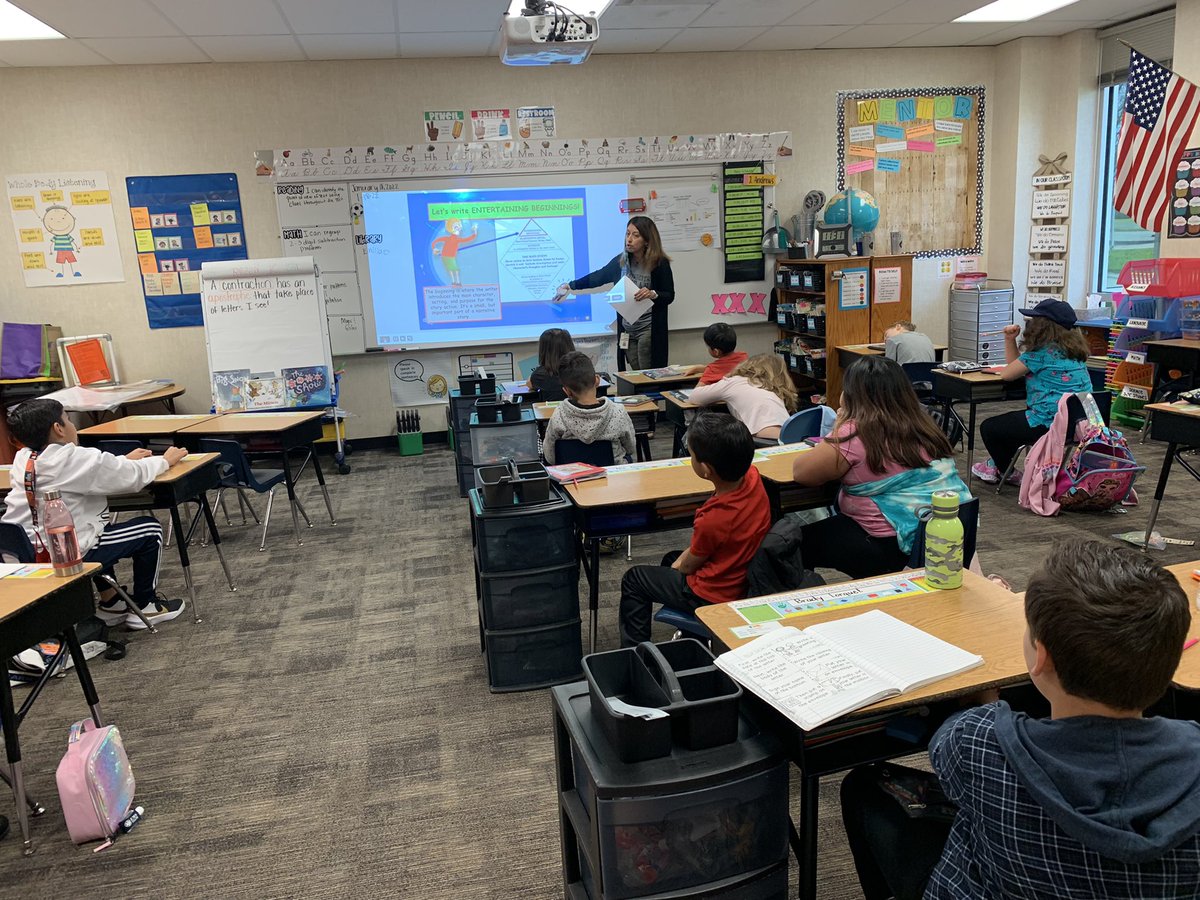 BacaWest's tweet photo. Griffith teachers utilizing @EmpWriters lessons to teach students how to craft entertaining beginnings. @MGEagles @Jeana_Andrews3 @RitaC11900705 #BISDBackToBetter https://t.co/eAZ4XZXXkG