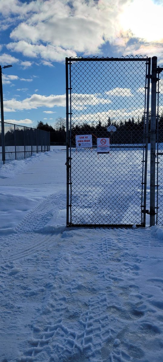 VLGNewMaryland's tweet image. Very pleased to announce that the outdoor rink in Athletic Park is now OPEN! Please remember this is a shared ice surface (skaters / hockey players) and be mindful of physical distancing with those not in your bubble. There are dusk to dawn lights for evening skating. ENJOY! - MS