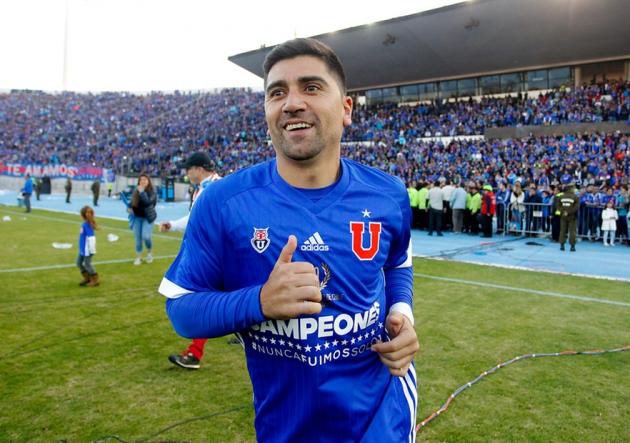 Colocolinos celebrando a Zamorano poniendo fotos con su camiseta, no digo que este mal pero hasta hace muy poco se burlaban de nuestro aprecio hacia David Pizarro y eso que este fue campeón , jugó 4 temporadas y ganó clásicos.

En fin , la hipotenusa