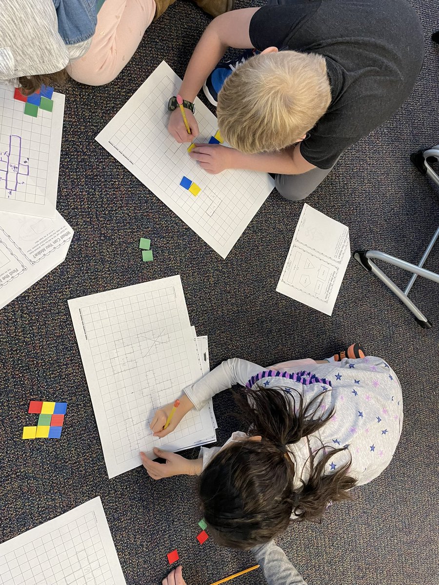 MrsToth03's tweet photo. Ss collaborating to find all of the possible shapes they can make with a given area. #harvestlearn https://t.co/nkJj4nPEER