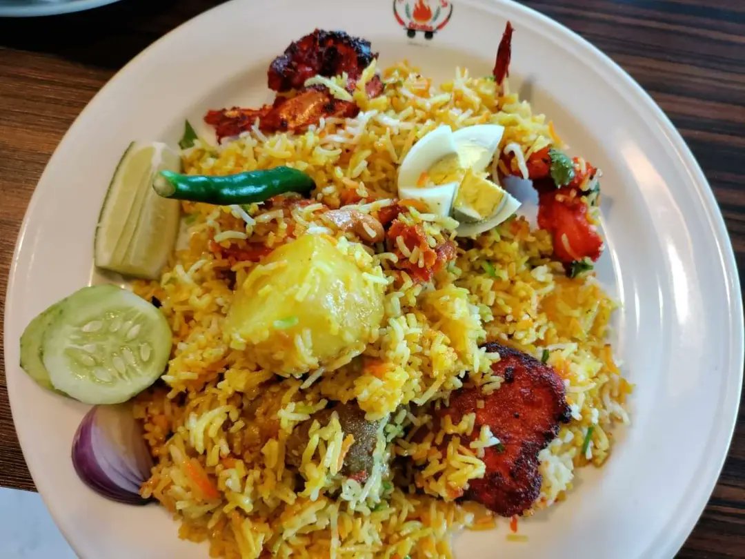 ZHDIP1's tweet photo. Everything tastes good when you're hungry.

#care #staysafe #food #foods #beriani #foodblog 😋😋😋 #foodlovers #foodpic #lovefoodtoomuch #hangout #berianilover #foodshare #enjoyyourlife #enjoymoment 😂 #goodmoments❤️ #goodmood😊 #goodlife #behappy #alwayshappy https://t.co/3H9ds5ifGn