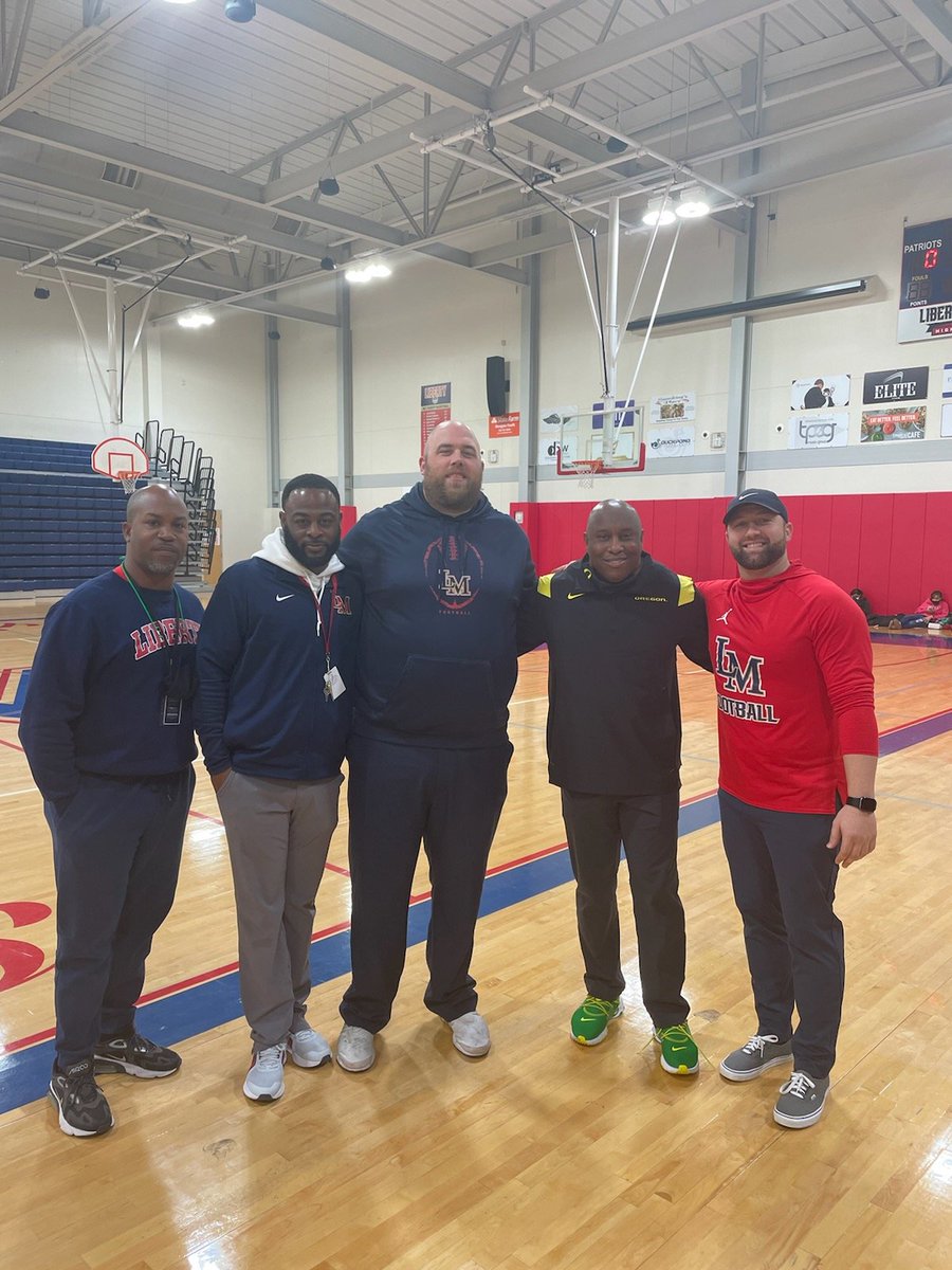 WalkOnCoach ⭕️H 🌰 (@locklyn33) on Twitter photo Great meeting and talking with the staff <a href="/LMHSPatriotsFB/">Liberty Magnet Football</a>!!!
#ScoDucks
#WalkOnCoach Great meeting and talking with the staff <a href="/LMHSPatriotsFB/">Liberty Magnet Football</a>!!!
#ScoDucks
#WalkOnCoach