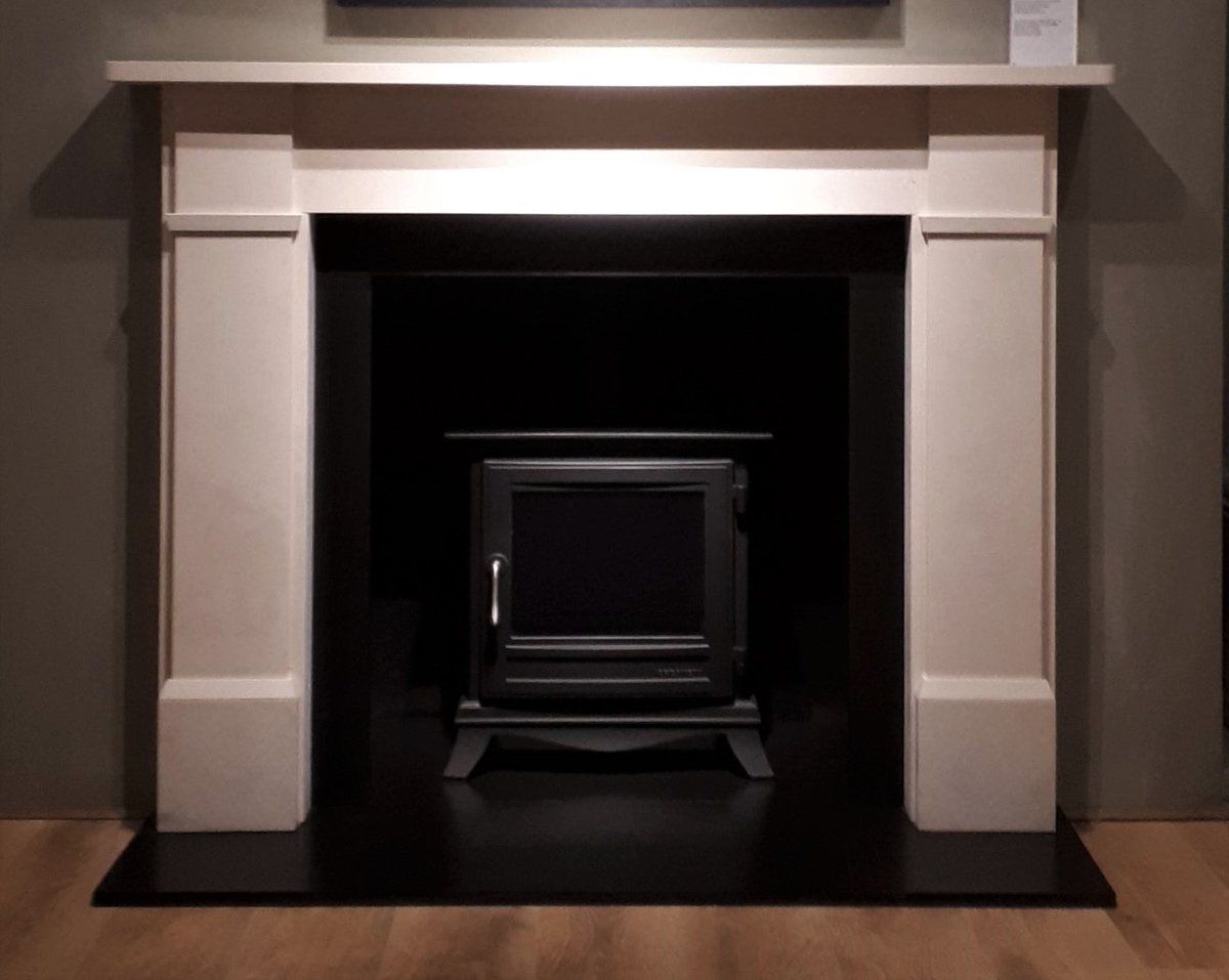 SignatureFires's tweet image. Classic Victorian fire surround in Portuguese Limestone with Italian Black Slate hearth &amp;amp; slips and a Chesney Beaumont Gas Stove  🔥

St Albans