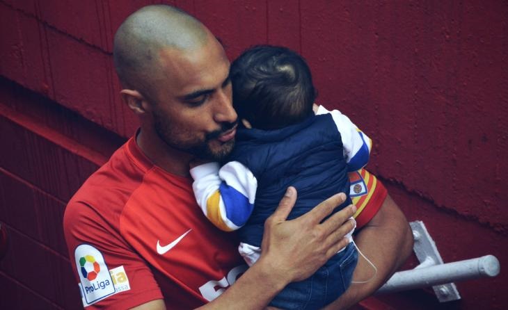 “Vull fer un partit benèfic pel meu fill“

<a href="/JPAmantini/">juan pablo amantini</a> crida al #futbolcat per fer un amistós en benefici de la investigació del síndrome Coffin Siris. El seu fill Pedro (4 anys) pateix aquesta enfermetat genètica que afecta 60 persones a nivell estatal

futbolcatalunya.com/vull-fer-un-pa…