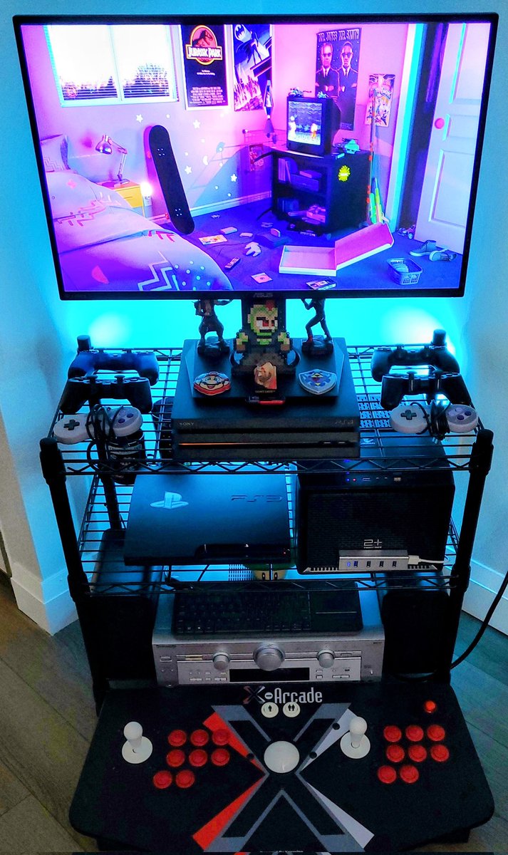 Remixed Rolling Retro Cart:

-Jailbroken Slim PS3 and PS4 Pro
-Retro PC with 280hz 27“ monitor with BFI CRT emulation
-Every game you can think of