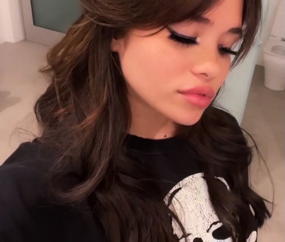 picsbarrett's tweet image. a make de milhões da gata