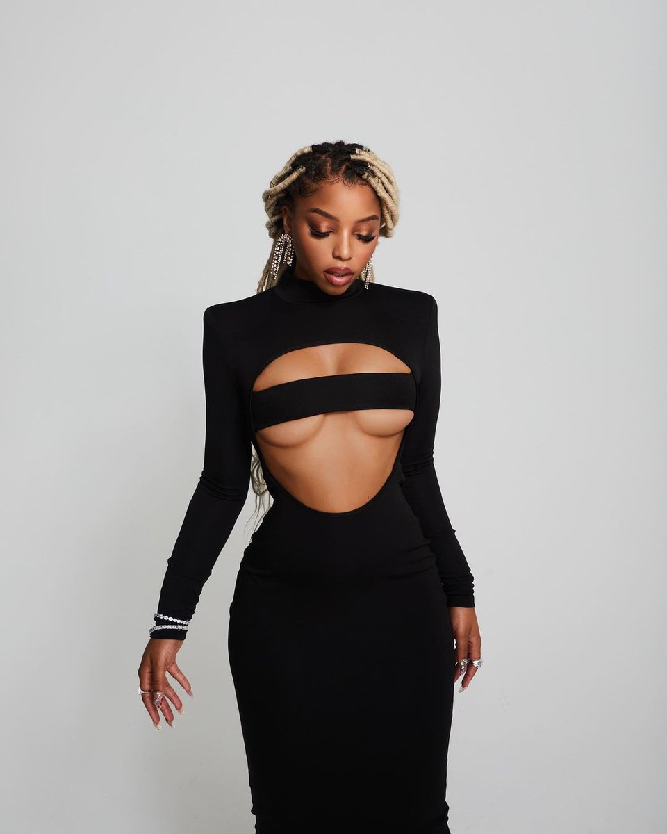 ChloeBailey's tweet photo. boss up 👑 https://t.co/tKOqe6SvO1