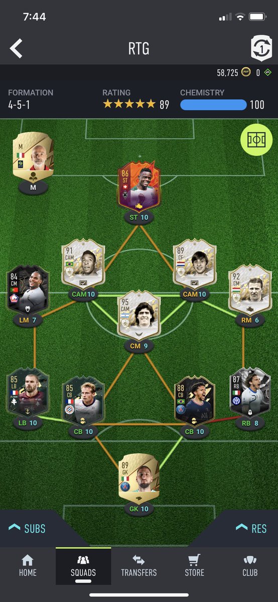 AGav99's tweet photo. @MattHDGamer Cruyff maradona and puskas in 3 😂 https://t.co/LFfrVQTYeK