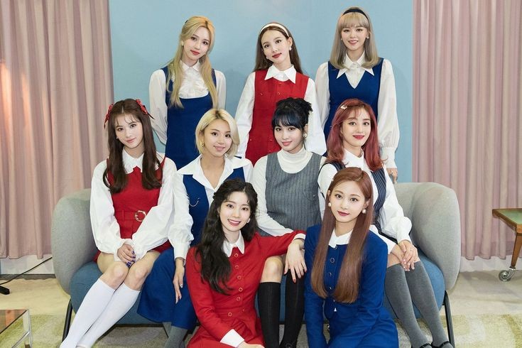 ryeongjgin's tweet photo. — stream with twice ! ʕ•ᴥ•ʔ
by: @it9WICE 

#StreamWithTWICE 트와이스 #TWICE #트와이스 @JYPETWICE https://t.co/kKjhTFmqei