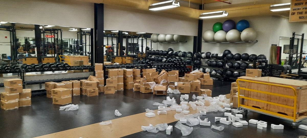 THerrmannSC's tweet photo. Out with the Old, In with the New! Huge THANK YOU to @AlexGoodman11 , Jeff Stone, and @RogueFitness for making this happen! #forthekids #HorsePoWer
#TeamWMU #LetsRide https://t.co/PzrzM1BfUd