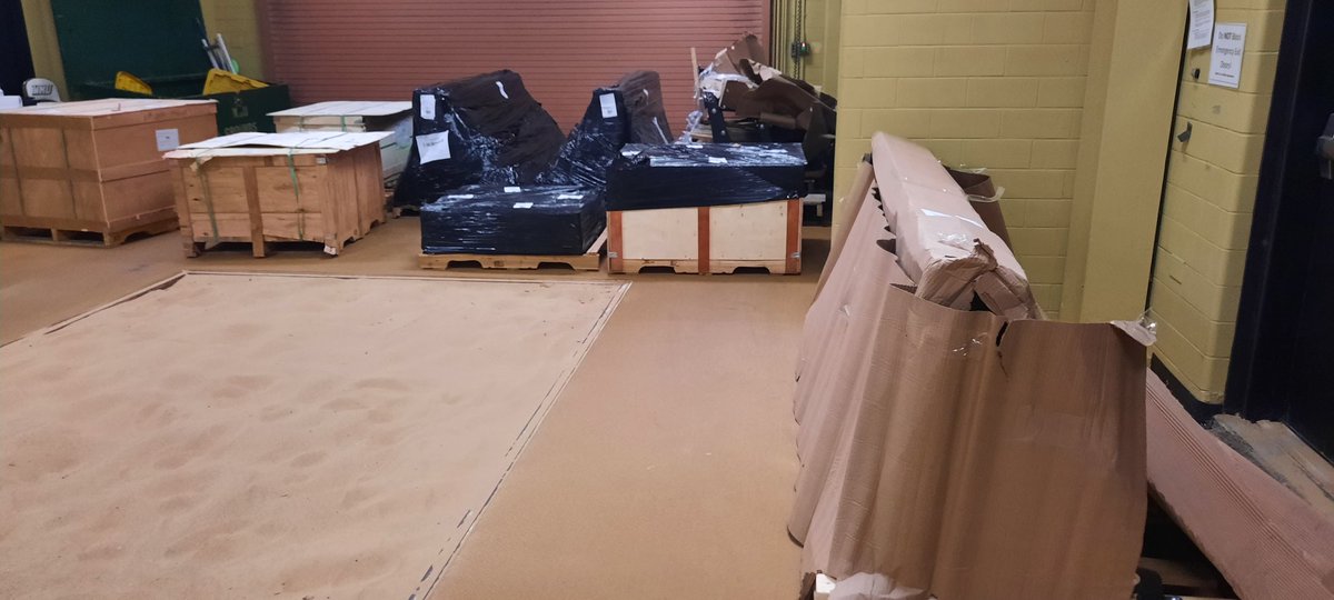 THerrmannSC's tweet photo. Out with the Old, In with the New! Huge THANK YOU to @AlexGoodman11 , Jeff Stone, and @RogueFitness for making this happen! #forthekids #HorsePoWer
#TeamWMU #LetsRide https://t.co/PzrzM1BfUd