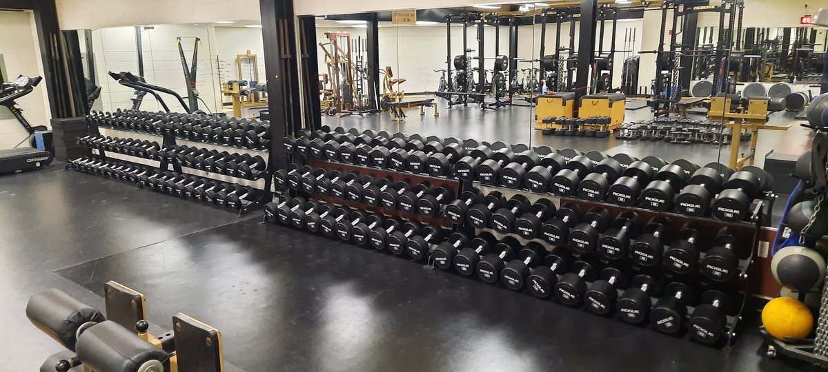 THerrmannSC's tweet photo. Out with the Old, In with the New! Huge THANK YOU to @AlexGoodman11 , Jeff Stone, and @RogueFitness for making this happen! #forthekids #HorsePoWer
#TeamWMU #LetsRide https://t.co/PzrzM1BfUd