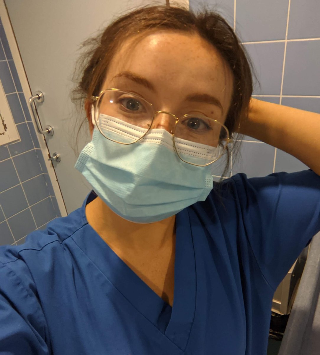 quinnclaire98's tweet photo. I qualified 6 months early as a NHS Nurse to assist with the Covid-19 pandemic.

Only one year later, I quit.

Here’s why: https://t.co/qGDNUFBCrR