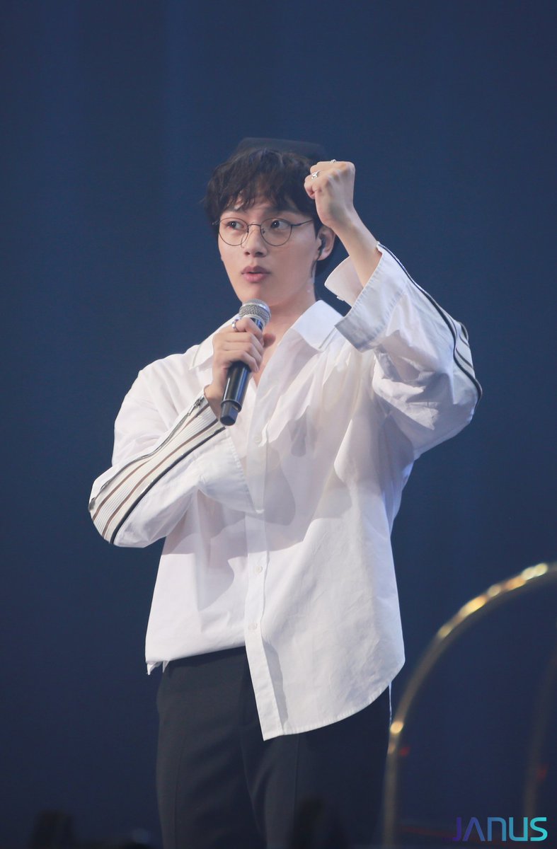 YEOJlNGO's tweet photo. 191231 Yeo Jingoo FanMeeting 🤍
#MemoryLine #Moonlight
#여진구 #YeoJinGoo https://t.co/tTNXjRJJt5