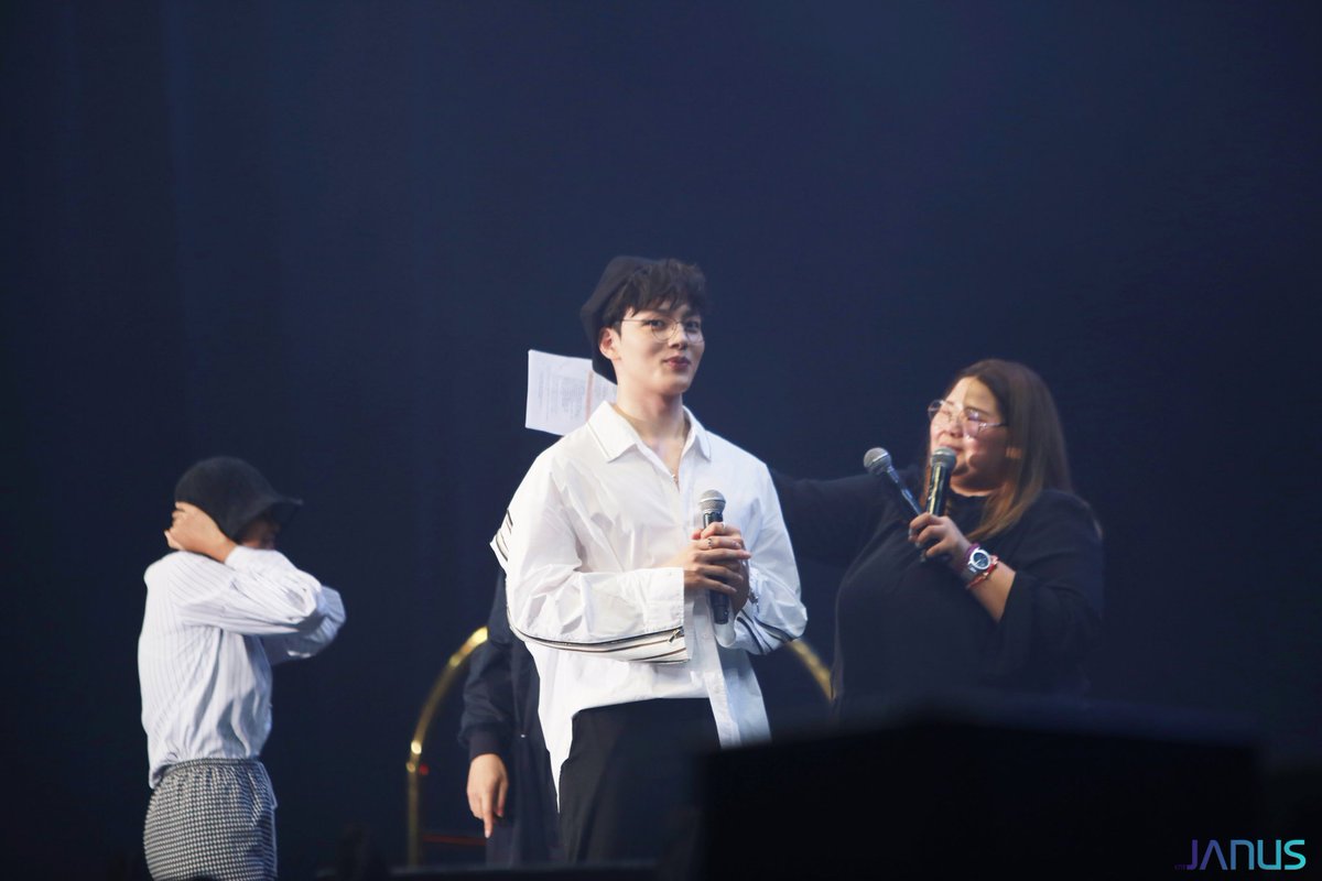YEOJlNGO's tweet photo. 191231 Yeo Jingoo FanMeeting 🤍
#MemoryLine #Moonlight
#여진구 #YeoJinGoo https://t.co/tTNXjRJJt5