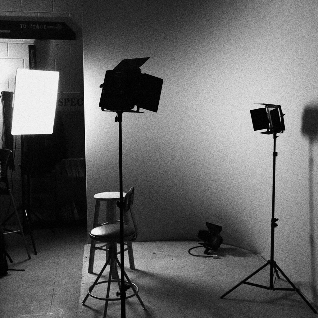 MCHS_AMC's tweet image. “AMC Days” - the week that was. Jan 10-14, 2022. 
🎥🎬💡🔦🔆🔅⚡️😁🤝
#3pointlighting #doubletake #comedyshortfilms #critique #setup #edit #NEEWER #Canon #applefcpx instagr.am/p/CY36vFlrzrM/