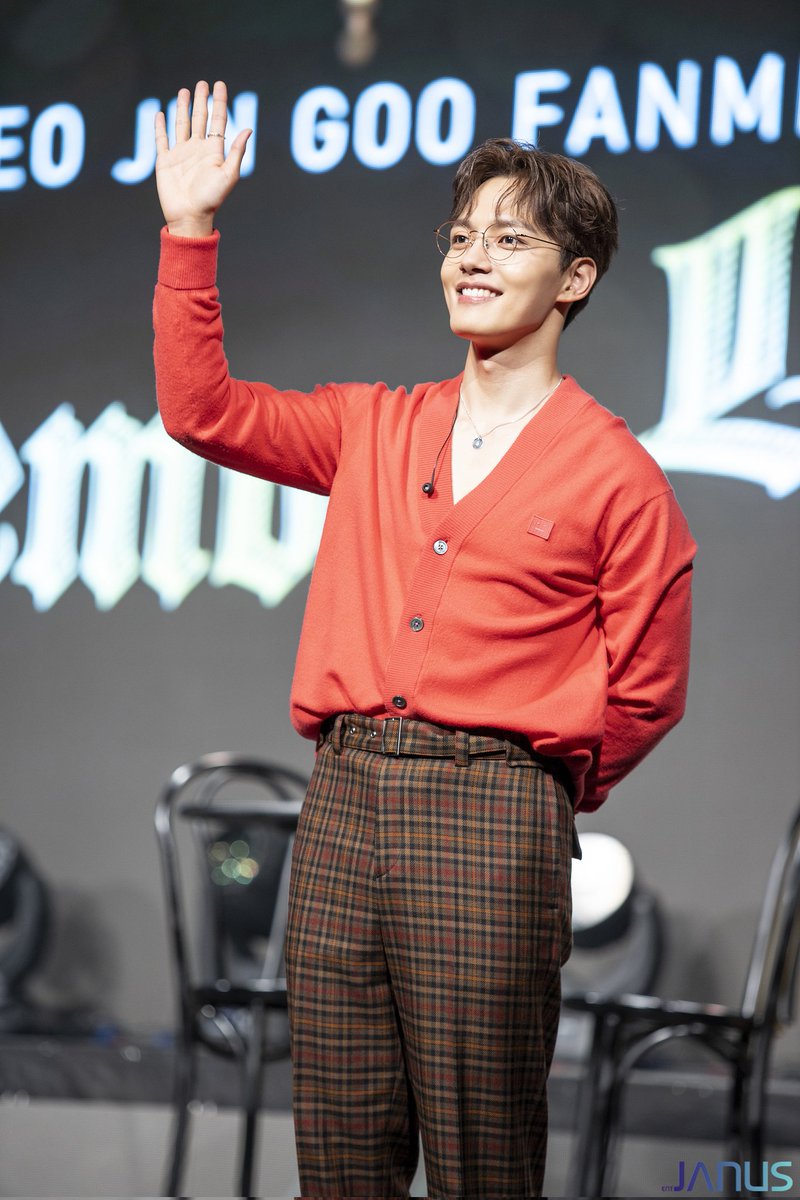 YEOJlNGO's tweet photo. 191231 Yeo Jingoo FanMeeting ❤️
#MemoryLine #Moonlight
#여진구 #YeoJinGoo https://t.co/uEgCH0SdAc