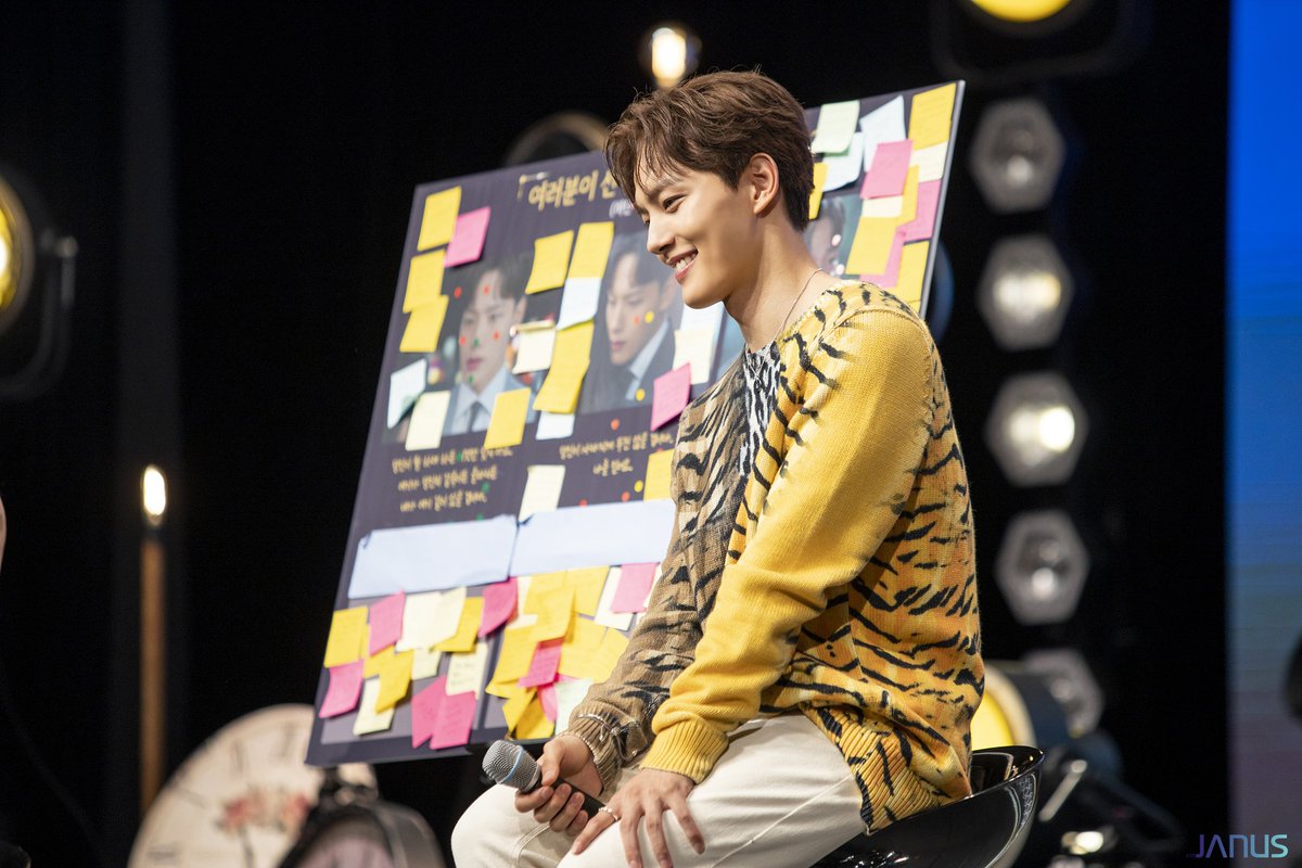 YEOJlNGO's tweet photo. 191231 Yeo Jingoo FanMeeting 🐅
#MemoryLine #Moonlight
#여진구 #YeoJinGoo https://t.co/MSrp45UlyS