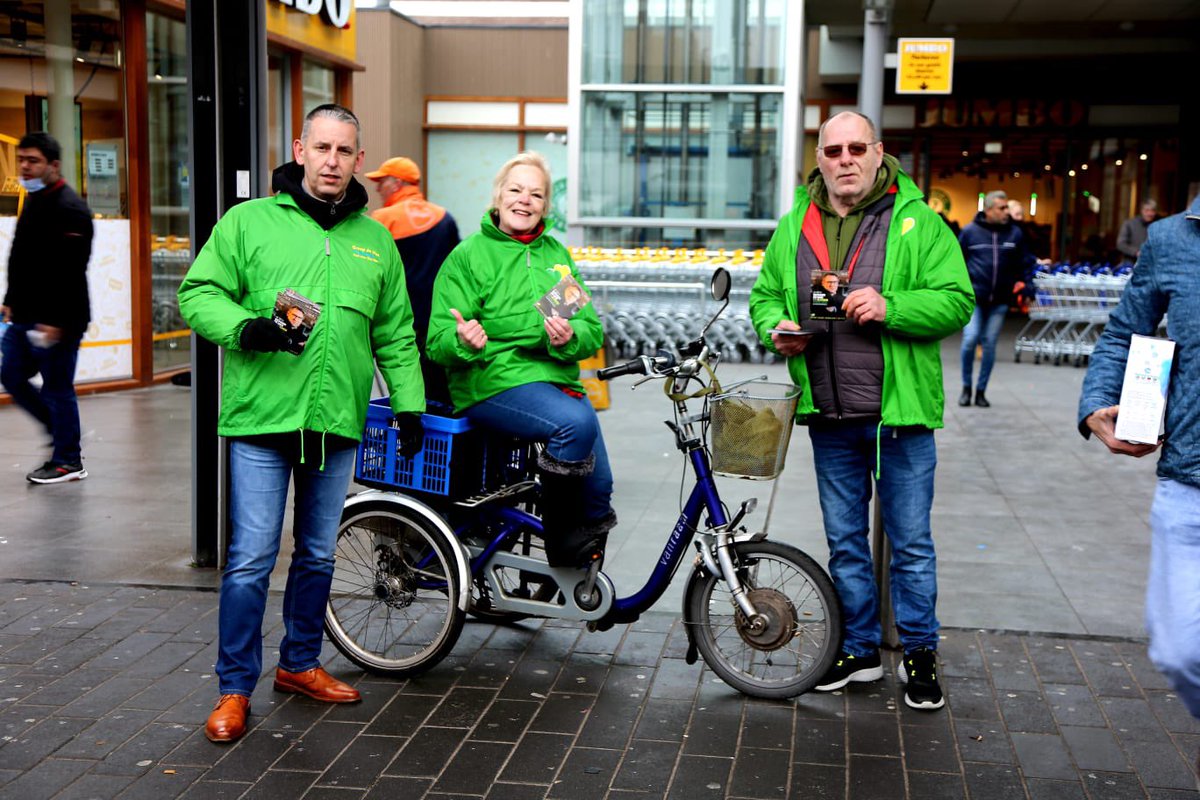 RicharddeMos's tweet photo. Lokale partijen groeien bij elke verkiezing en kregen bijna een derde van alle stemmen bij #GR2018. Toch kunnen alleen landelijke partijen aanspraak maken op de 25 miljoen euro rijkssubsidie politieke partijen. Dat moet anders vindt @RaadslidNu terecht https://t.co/brIL3EFGTX https://t.co/mBAUsPuiEM
