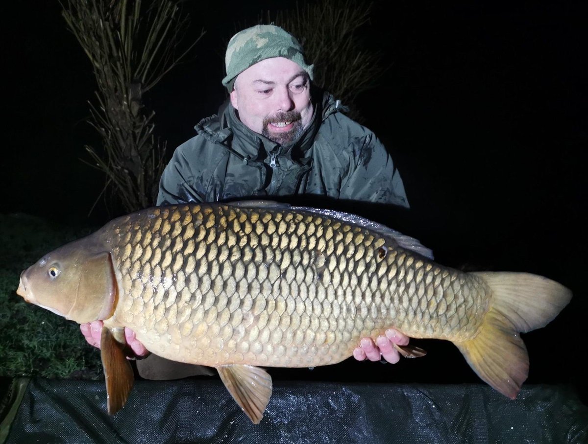 cr_baits's tweet photo. ❄️🍓 CLAYTS BAITS AND.....BOOM!! 🍓❄️ 

Simon Clayts with a lovely 27lb common from White Springs Fishery.

This one fell for a Strawberry Ice pop up fished over a bed of 12mm matching freebies. congrats on another ticked off the 'A-team' list.

#whenconfidenceisCRucial https://t.co/MD7Q2cb7G5