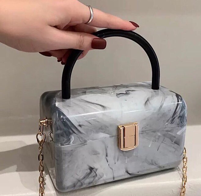BagsVg's tweet photo. Hello ladies! This bags are available for R280! Bulk orders are welcome. IG: vg_bags_ Whatsapp: 0718357615 #GirlTalkZA #GirlsTalkZA https://t.co/Az0ALVNHw8