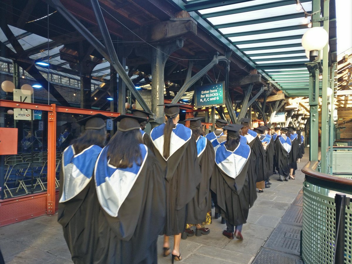 QMEECS's tweet photo. Congratulations to our Class of 2020 and 2021 students who are graduating today.
We're so proud of you! 🙌🎊🎉
You can watch the live streams here: https://t.co/6gAChEi4Ic
@QMUL @QMULSciEng
#qmulgraduation https://t.co/5T9046PXuN
