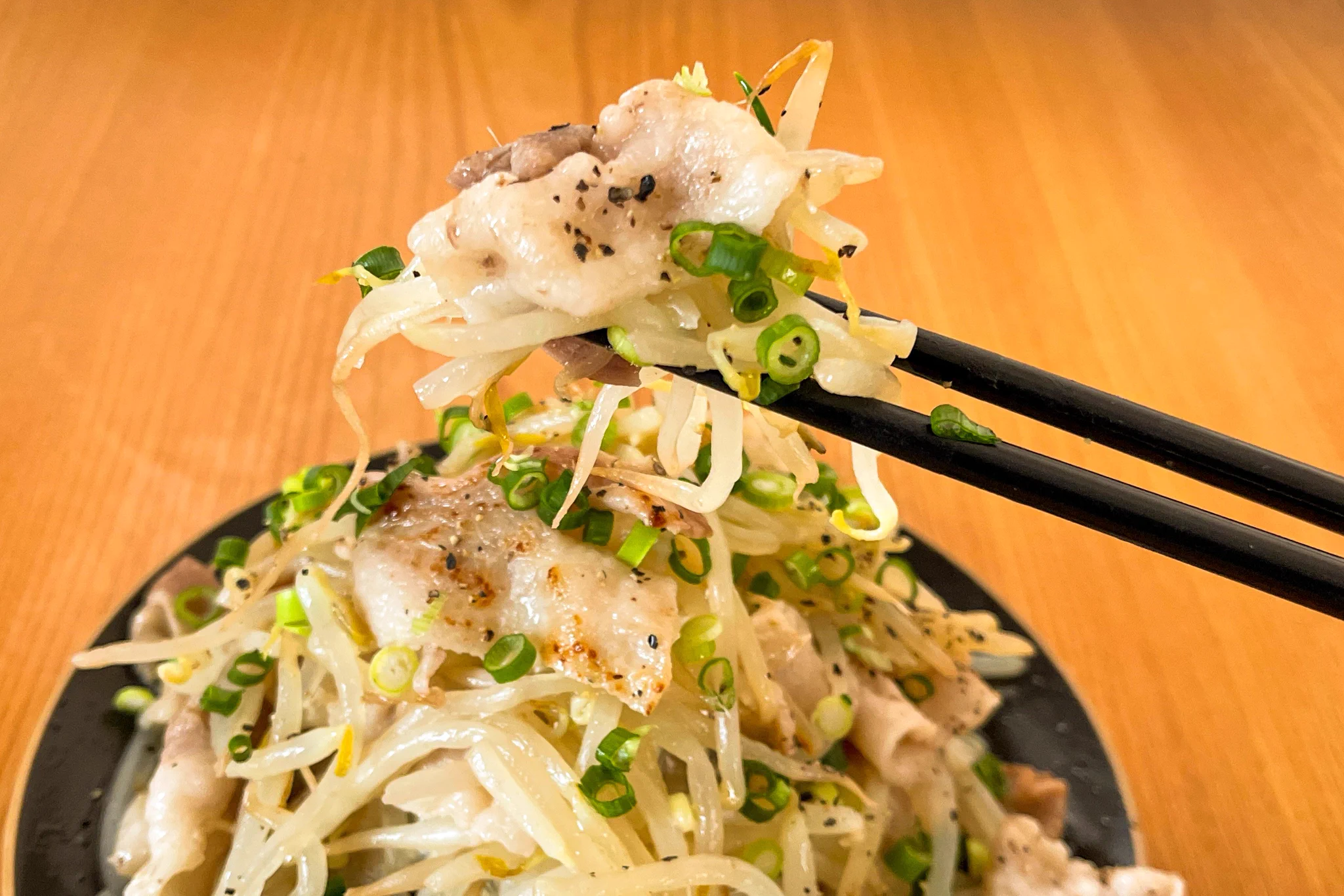 牛脂1つがカギを握る！居酒屋風！極上のもやし炒め‼