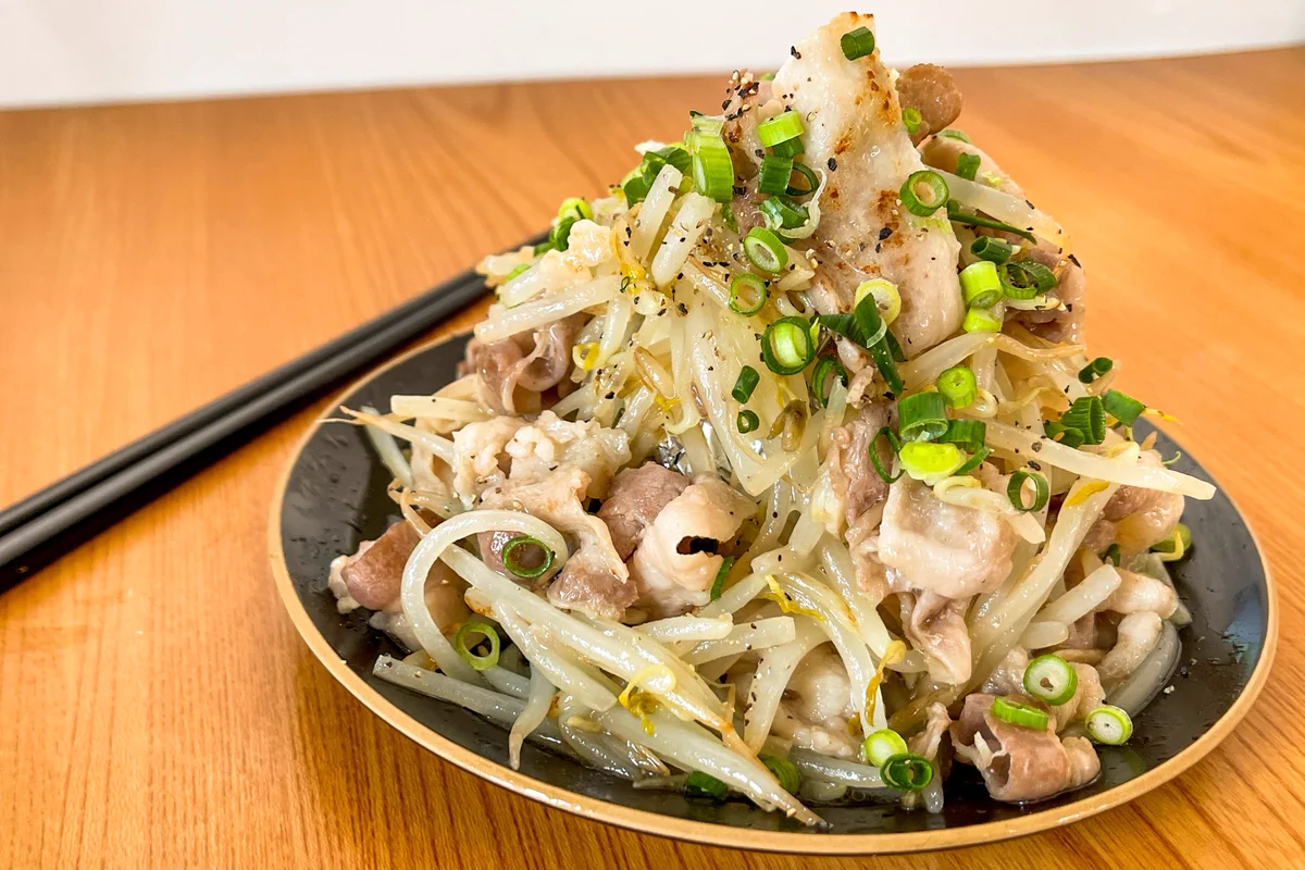 牛脂1つがカギを握る！居酒屋風！極上のもやし炒め‼