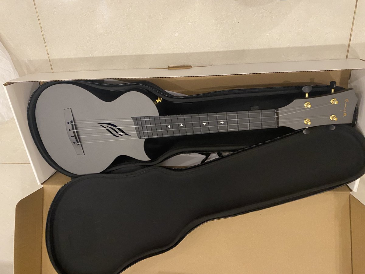 Just got a sexy new ukulele in the mail…