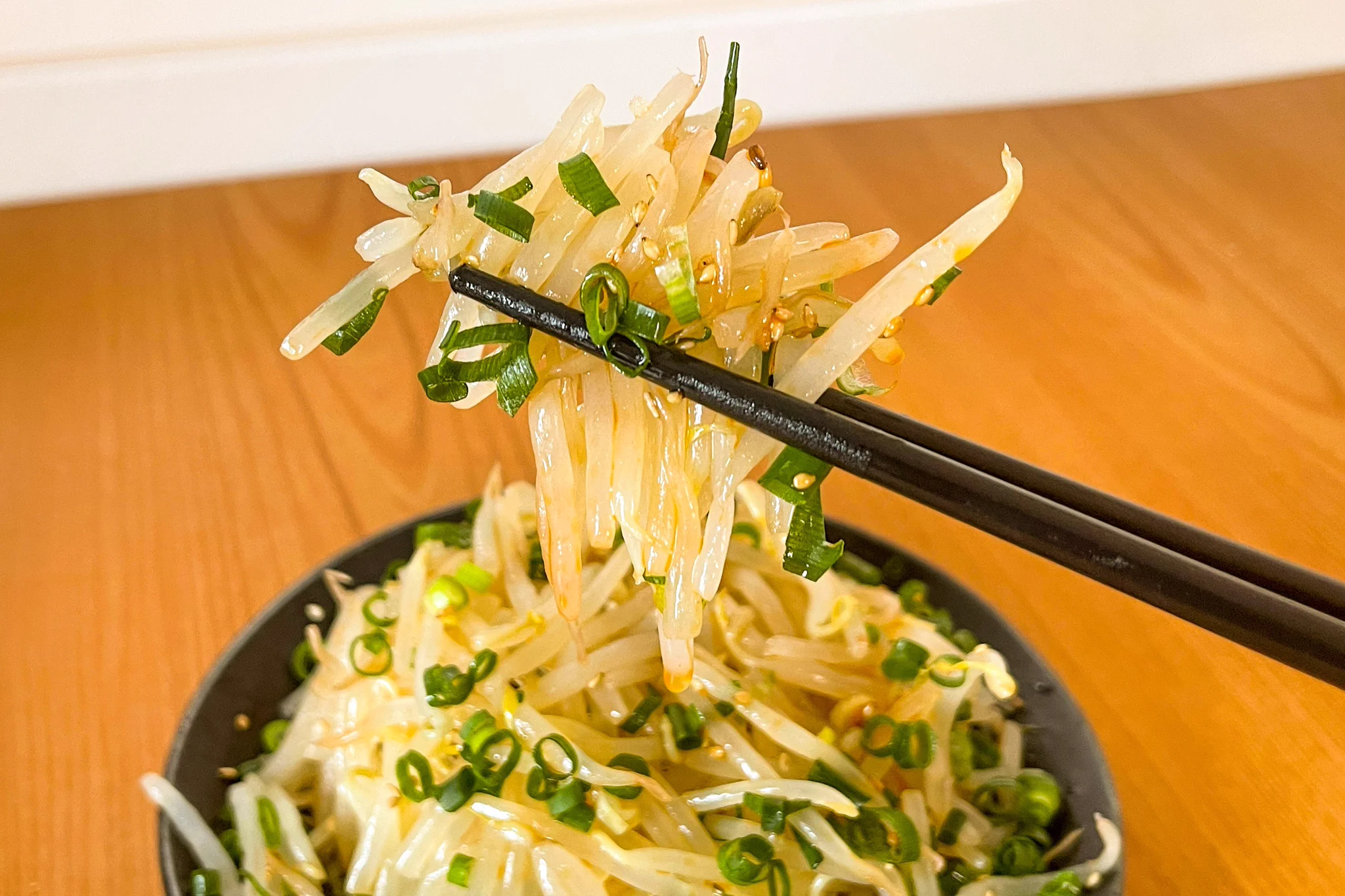 簡単2ステップで作れちゃう！もやしと3種類の調味料で作れる簡単お手軽レシピ！