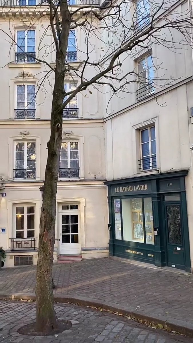 Biraz soluk biraz soğuk ama hep şık