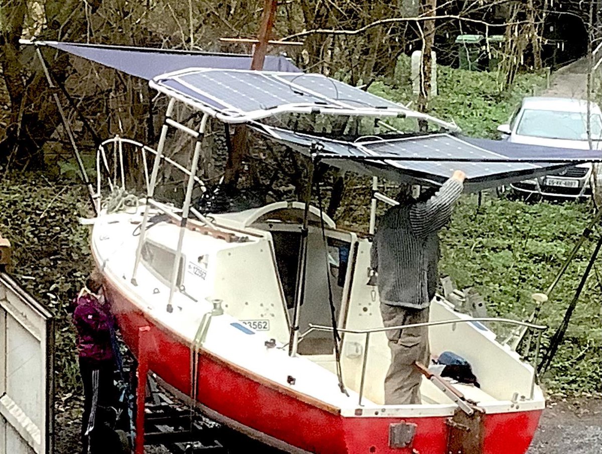 EcoShowboat's tweet photo. flexible solar panels installed!
#ecoshowboat
#mayfly
#solarpwer
#shannonvoyage https://t.co/BC1nSeVJfD