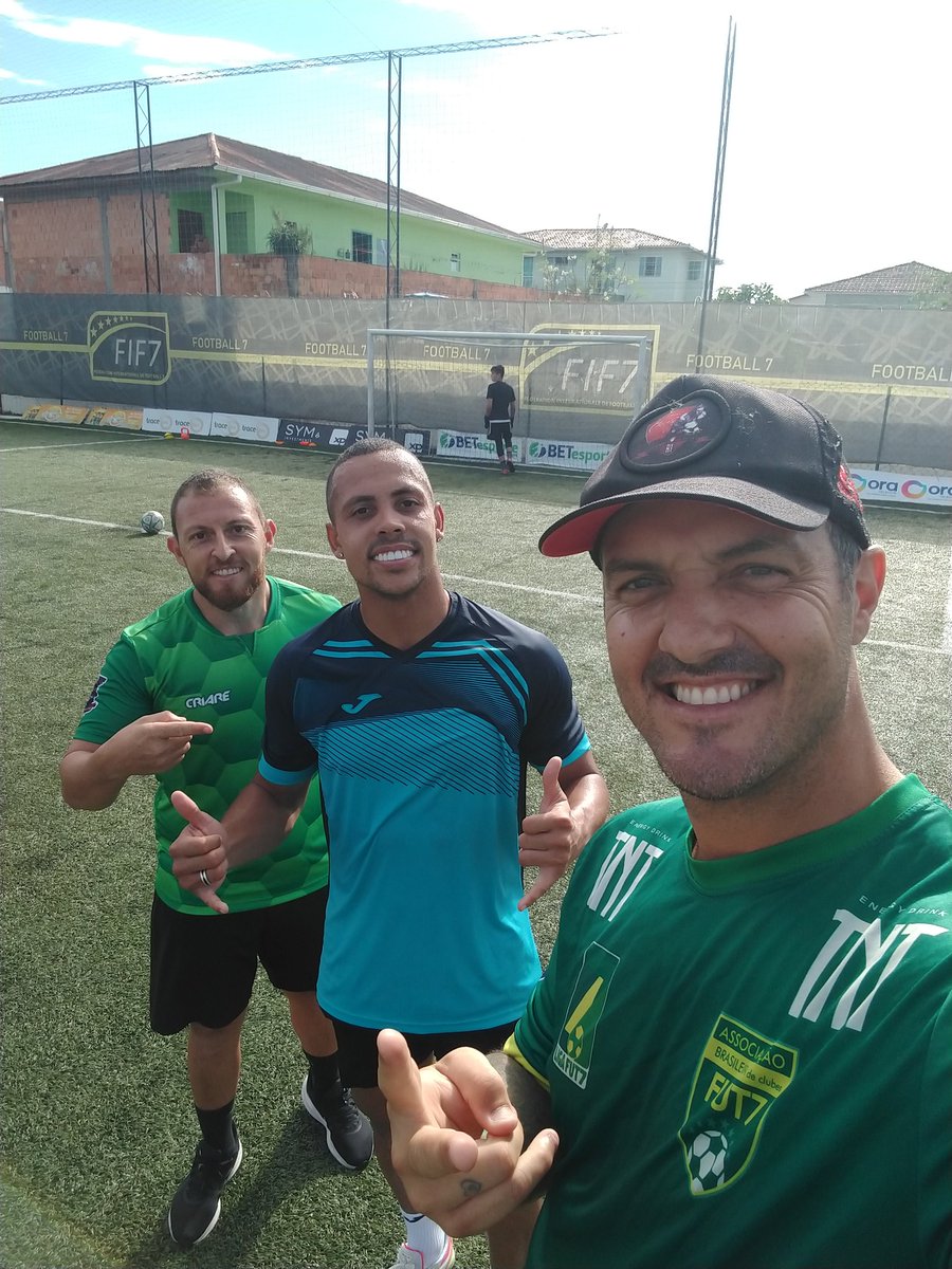 Treino forte aqui na R1 performance goalkeeper.
<a href="/Ferrao11futsal/">Ferrao</a> o monstro !!!
Homem vem em busca do 3 título de melhor atleta de futsal do mundo. 
Seguimos trabalhando debaixo da mão de Deus.
