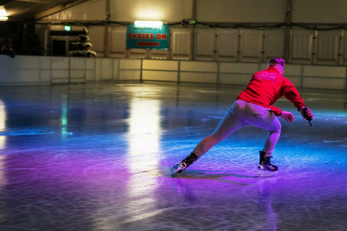 Ice Skating Blanch tweet media