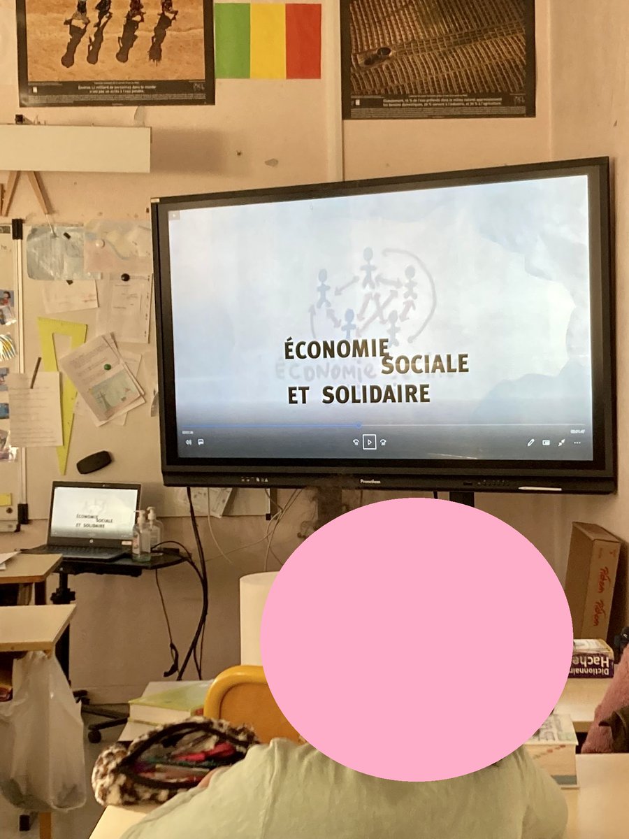 [Back to school🚌] Ce matin la Cress Corsica, <a href="/FedeSolidarite/">Fédération des acteurs de la solidarité</a> PACA Corse et <a href="/CroixRouge_2A/">Croix-Rouge de la Corse-du-Sud</a> sont allées à la rencontre des élèves de l'école des Salines 6 pour un temps d'échange sur l'#ESS : #solidarité, #inclusion, faire autrement, #gouvernance, ...