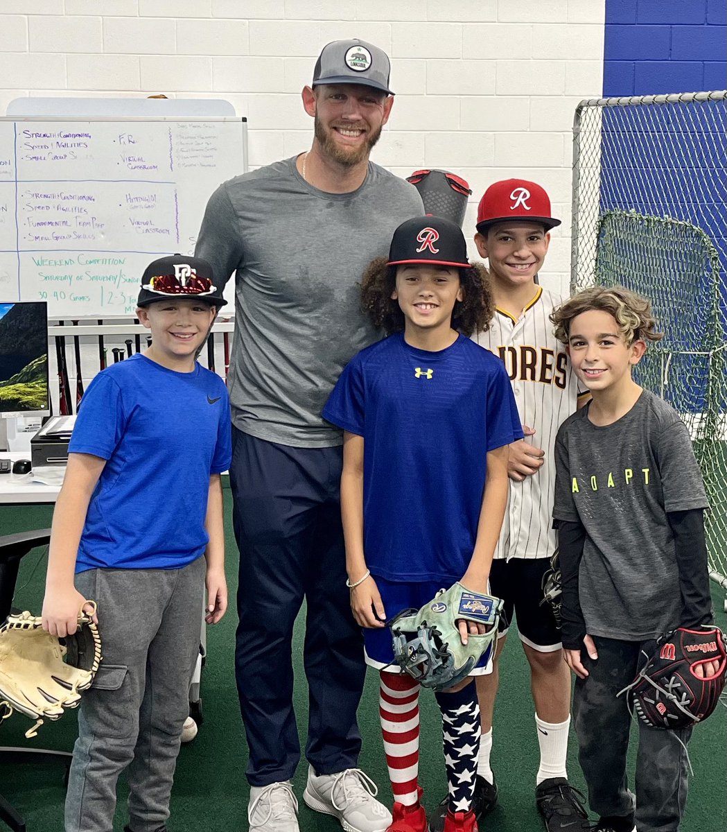 BravesNova12u's tweet image. Good things happen @TheStJames Hitting House…our boys getting some @Nationals insider tips from #StephenStrasburg himself! Big thanks to this MVP. Totally made their day. @NorthBraves @MRLJHOES2U