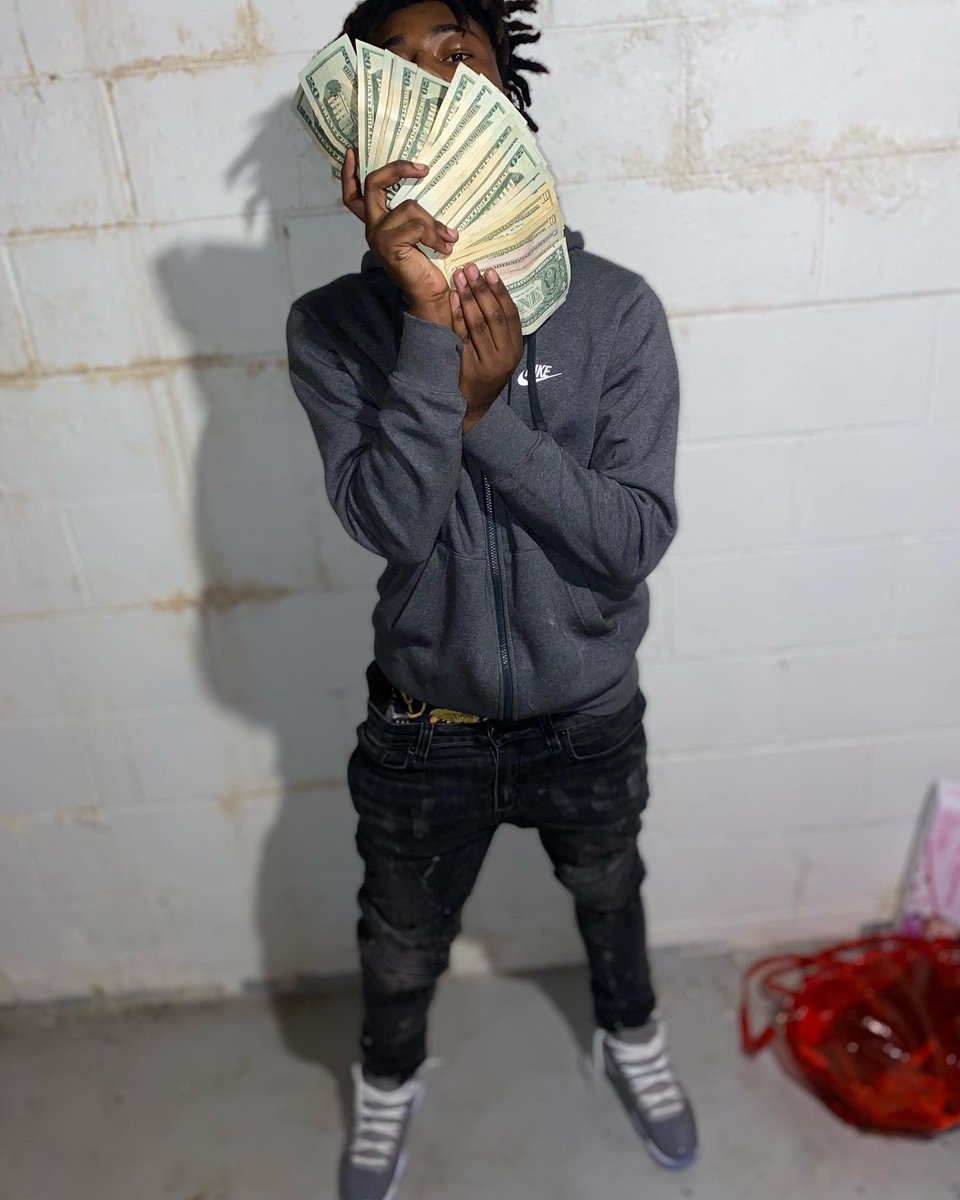 Tyy2Rawww's tweet photo. I can’t remember the last time I been broke ❤️ I been through trails and tribulations and I’m still standing on all 10 4️⃣🖤#babyspread #spreadgang #RIPVONTE https://t.co/giqKr15OuB