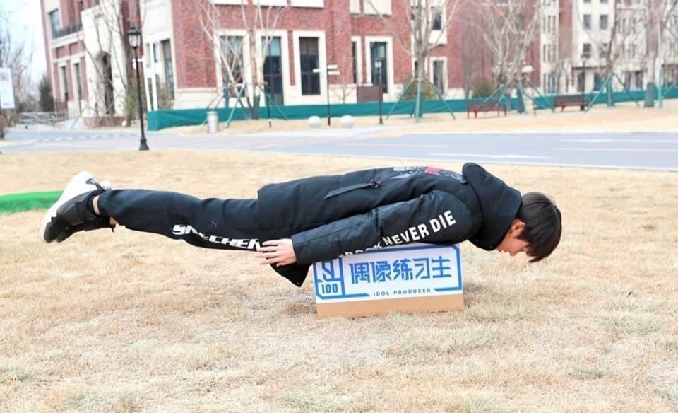 kissme95L's tweet image. Yanjun’s planking will always be memorable 🥲🤣

#EvanLin #LinYanjun #林彦俊 #린옌쥔 #Crush #NinePercent #iqiyi #cdrama #cpop #idolproducer