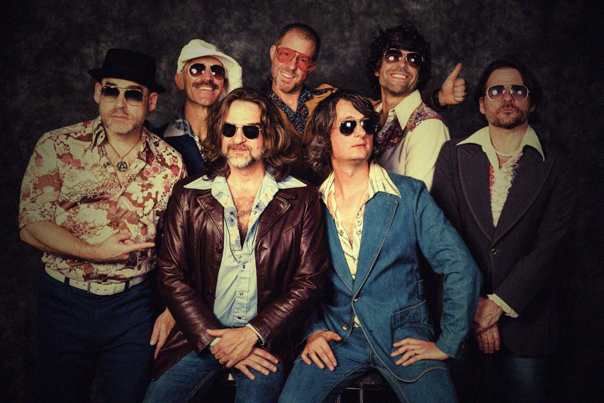 GIVEAWAY🚨We’re giving away 4 tickets to the @YachtRockRevue Benefit Concert this Thursday (1/20) at @TownshipSC🕺 

To enter, like and retweet this tweet. Winner must be following Camp Cole to win.

Giveaway closes on 1/19 at 5:00 PM. Good luck!🌟